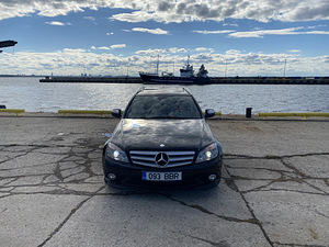 MERCEDES-BENZ C 320 4MATIC AMG PAKET AVANTGARDE (1 foto / 15)