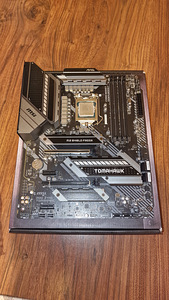 I9-10850k + MSI Tomahawk Z490 + G.Skill DDR4 (1 фото из 3)