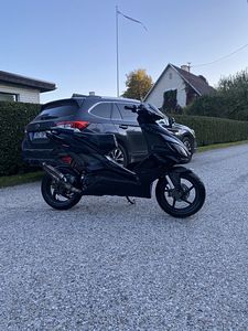 Aprilia sr50r (2 foto / 4)