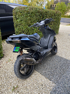 Aprilia sr50r (4 foto / 4)
