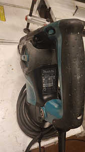 Перфоратор makita HR2811ft (3 фото из 3)
