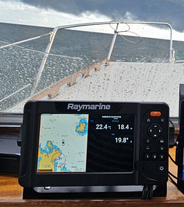 Плоттер эхолот Raymarine Element 7S + датчик CPT-S + карта (3 фото из 10)