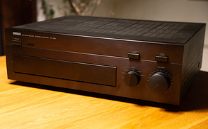 Yamaha AX-590 võimendi (1 foto / 5)