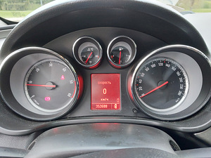 Opel insignia 2009 2.0 96kW (5 foto / 7)