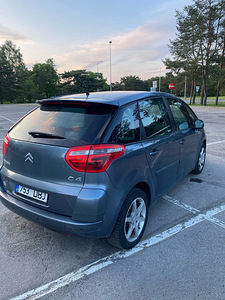 Auto Citroen C4 Picasso 1.6 HDi 80kw (7 foto / 13)