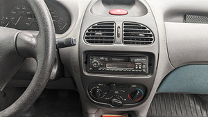 Peugeot 206 1.4 55kW 2000 (6 foto / 11)