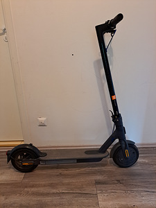 Xiaomi mi electric scooter 3 (2 foto / 3)