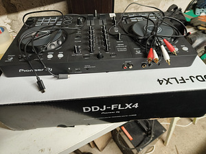 Pioneer DDJ-FLX4 (2 foto / 2)