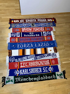 Футбольные шарфы 21 шт