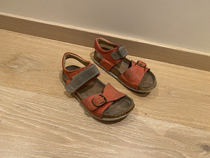 Ortopeedilised sandaalid tüdrukule nr 33 (2 foto / 7)