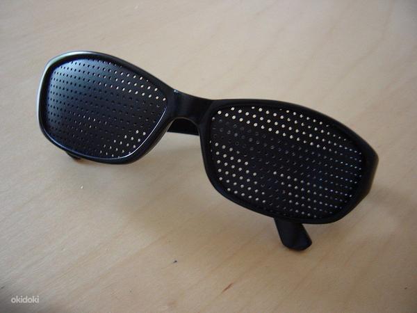 Новые пинхол очки с дырочками для коррекции зрения (фото #3)
