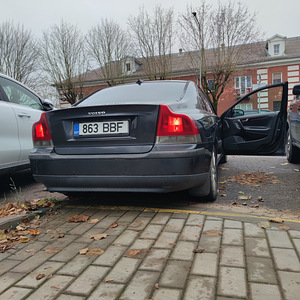 Volvo s60 d5 2.4 2002a (10 foto / 10)