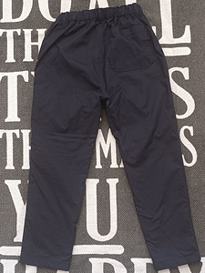 Uniqlo seest fliisiga tumesinised vabaaja püksid suurus 9-10 (2 foto / 4)