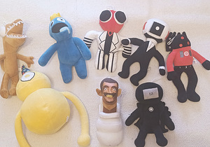 Pehmed mänguasjad Rainbow friends ja Skibidi toilet (1 foto / 9)