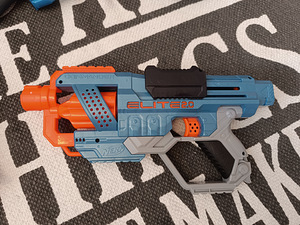 Nerf пистолеты (2 фото из 6)