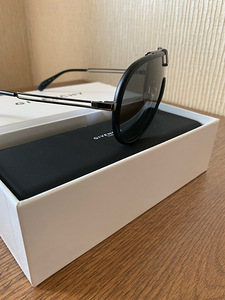 Givenchy (3 фото из 3)