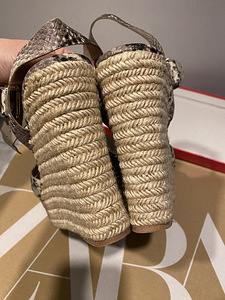 Босоножки ZARA (2 фото из 3)