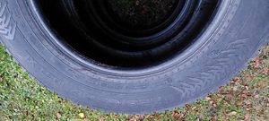 17 " Nokian rehvid 225 65 17 4tk (2 foto / 2)