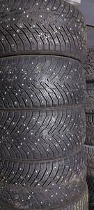 18 " Nokian naelrehvid 255 40 18 4tk (1 foto / 2)
