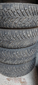 16 " Toyo naelrehvid 205 65 16 4tk (1 foto / 2)
