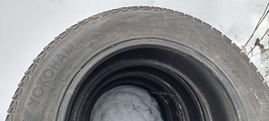 17 " Yokohama lamellrehvid 215 65 17 4tk (2 foto / 2)