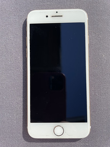 iPhone 7 32 ГБ (3 фото из 3)