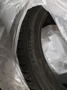 Шины Michelin Latitude X-Ice North (9 фото из 10)