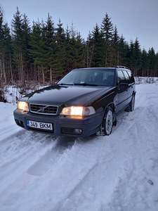 Volvo V70XC (5 фото из 13)