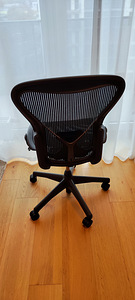 Kontoritool - Herman Miller Aeron Classic (4 foto / 7)