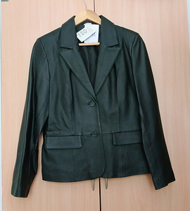 Naiste nahk pintsak / продается кожаный женский пиджак