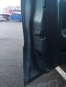 VOLVO V70 2.4 120KW EURO 3 DIISEL ‐ MANUAAL (5 foto / 6)