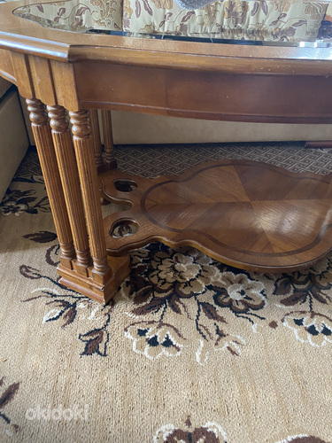 Антикварный резной деревянный стол из массива дерева (фото #6)