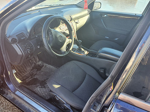 MERCEDES-BENZ C 270 CDI (4 foto / 5)