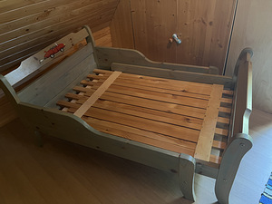 Poppy täispuidust pikendatav voodi (1 foto / 4)