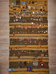 Rinnamärkide kogu vaibal (4 foto / 4)
