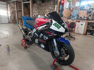 2001 Yamaha yzf-r6 (2 foto / 7)