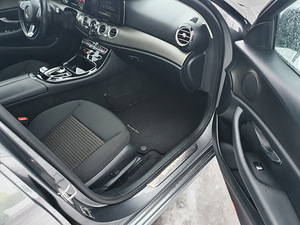 Mercedes-Benz E 220 D (12 foto / 15)