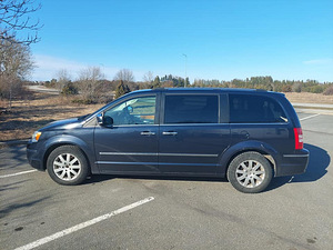 Chrysler Grand Voyager Limited (3 foto / 10)