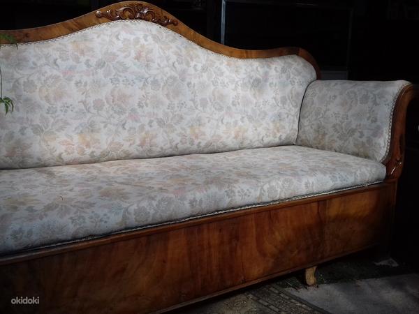 Продать старинный диван (фото #1)