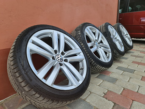 Оригинальные диски VW 5x112 18" с шинами (2 фото из 10)