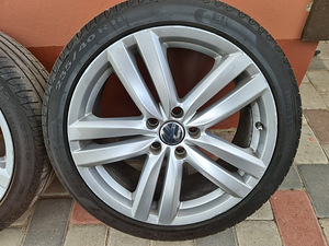 Оригинальные диски VW 5x112 18" с шинами (3 фото из 10)