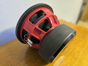 BassFace TEAM RED 12" 7000W 2+2ohm, UUS (4 foto / 9)