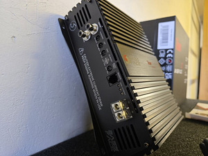 EDGE 12″ 3000W ja Monoblock. Pult. UUS (6 foto / 9)