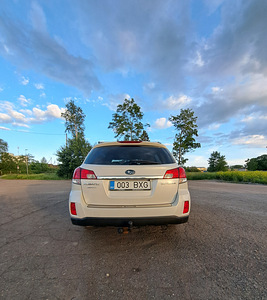 Subaru outback 2.5 (4 фото из 9)