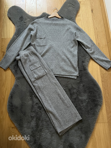 Комплект из свитера и юбки S M (фото #1)