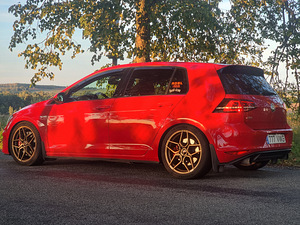 Volkswagen Golf GTI (2 foto / 15)
