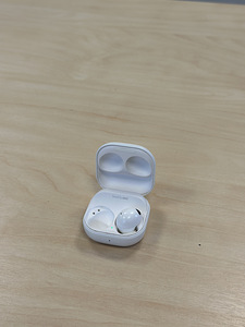 Samsung Galaxy Buds 2 (1 foto / 2)