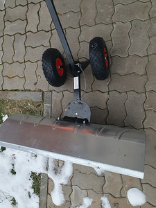 Ratastega lumelabidas (3 foto / 3)