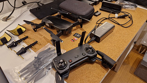 DJI Mavic Air + Fly More Combo (3 foto / 6)
