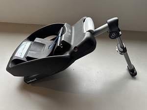 Maxi-Cosi CabrioFix turvahäll + easy base 2 (3 foto / 4)